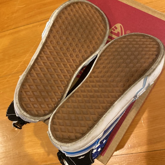 Toddler Vans Sk8-Hi Zip Blue Rainbow Star sneakers - Picture 4 of 5